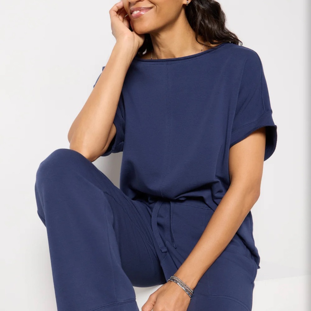 Evereve Deep Blue Knit Top